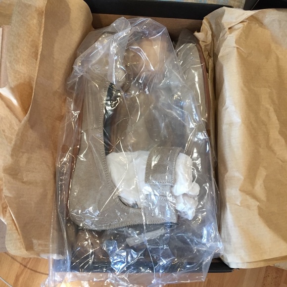 Frye Carson Ankle Strap Ballet Flats Suede 6.5 - Picture 7 of 8